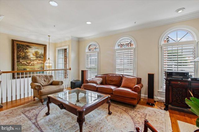 1309 MCLEAN CREST CT, Mclean, VA 22101