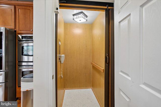 1309 MCLEAN CREST CT, Mclean, VA 22101