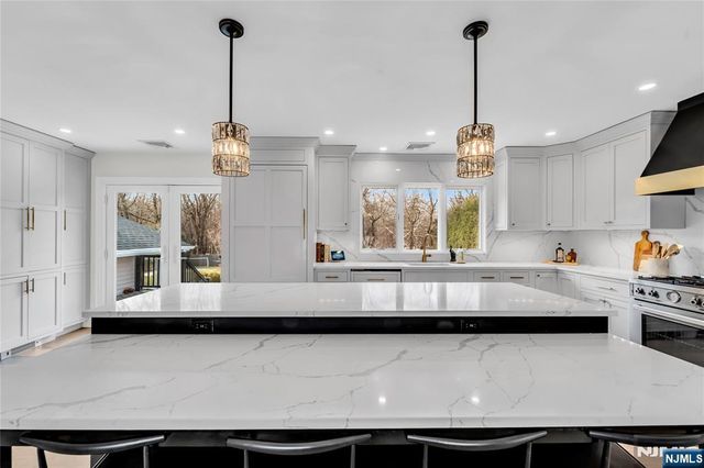 231 Birchwood Road, Old Tappan, NJ 07675