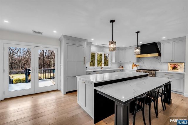 231 Birchwood Road, Old Tappan, NJ 07675