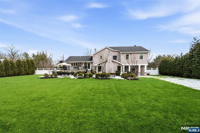 231 Birchwood Road, Old Tappan, NJ 07675