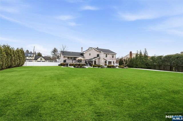 231 Birchwood Road, Old Tappan, NJ 07675