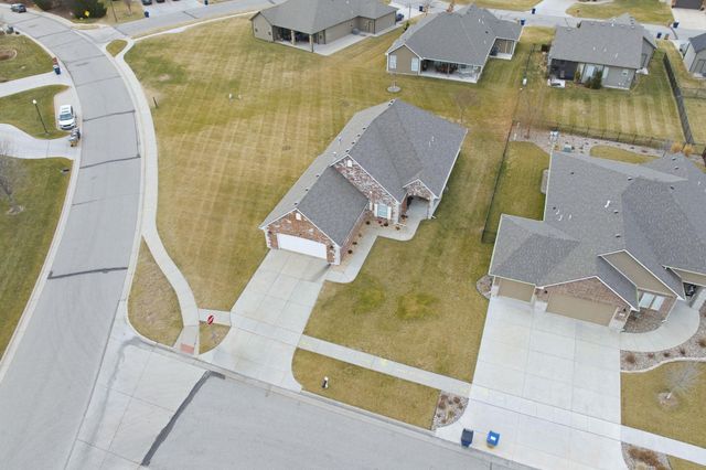 5095 N Remington, Bel Aire, KS 67226