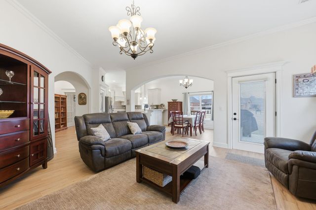 5095 N Remington, Bel Aire, KS 67226