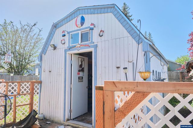 180 W Virginia St, Stayton, OR 97383