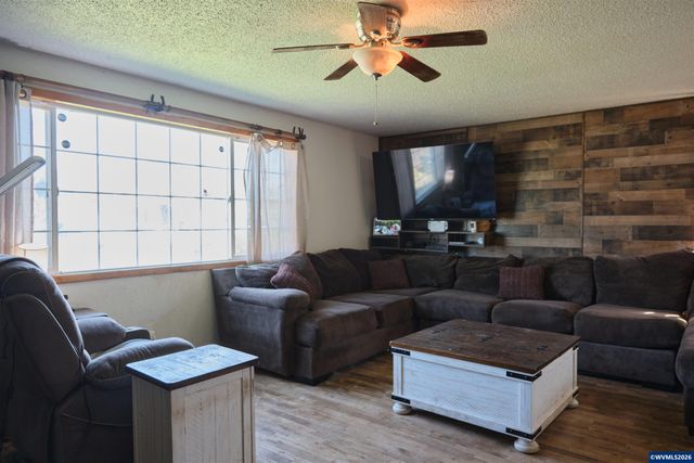 180 W Virginia St, Stayton, OR 97383