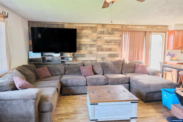 180 W Virginia St, Stayton, OR 97383