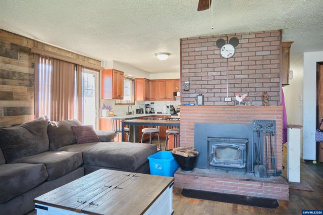 180 W Virginia St, Stayton, OR 97383