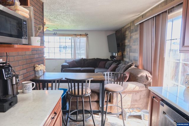 180 W Virginia St, Stayton, OR 97383