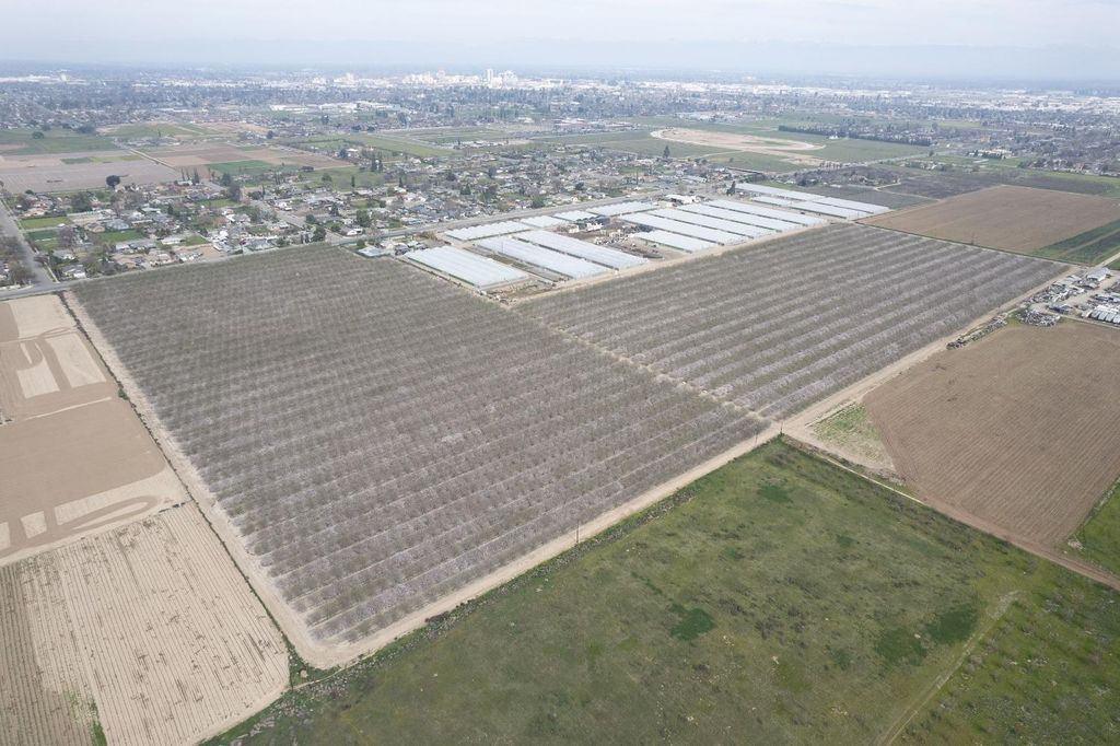 Image 4 of property listing at 0 Apn 328-050-37, Fresno, CA 93706
