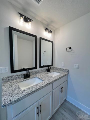 3347 Bliss Ln 7E, Cantonment, FL 32533