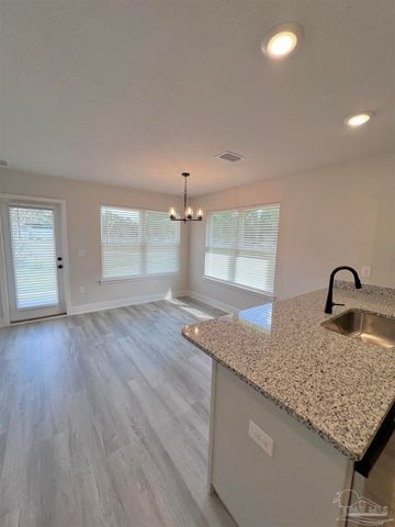 3347 Bliss Ln 7E, Cantonment, FL 32533