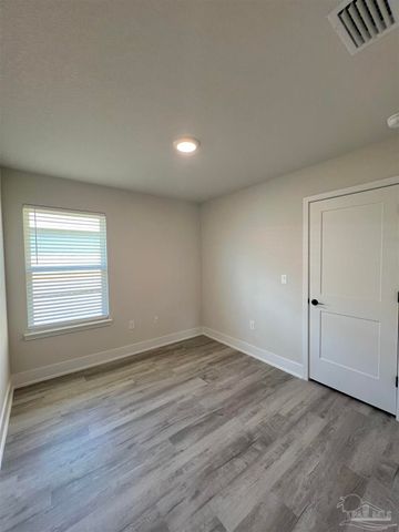 3347 Bliss Ln 7E, Cantonment, FL 32533