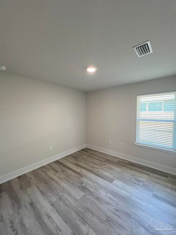 3347 Bliss Ln 7E, Cantonment, FL 32533