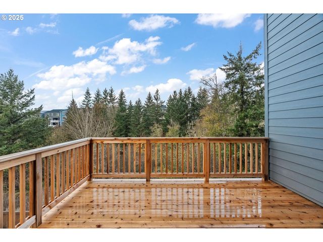 16005 Nw HOLMAN Way, Portland, OR 97229