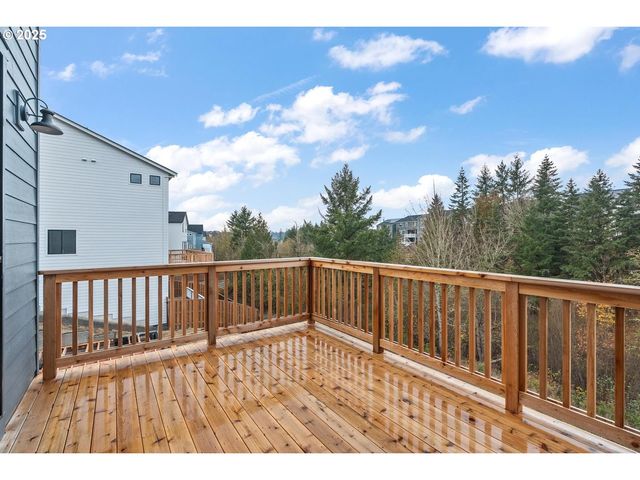 16005 Nw HOLMAN Way, Portland, OR 97229