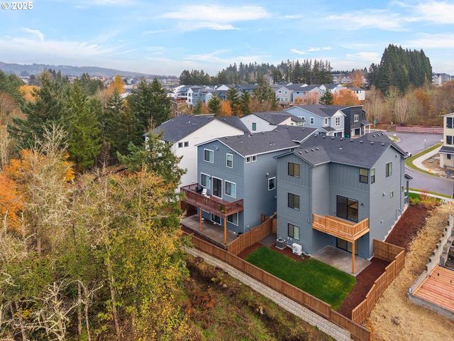 16005 Nw HOLMAN Way, Portland, OR 97229