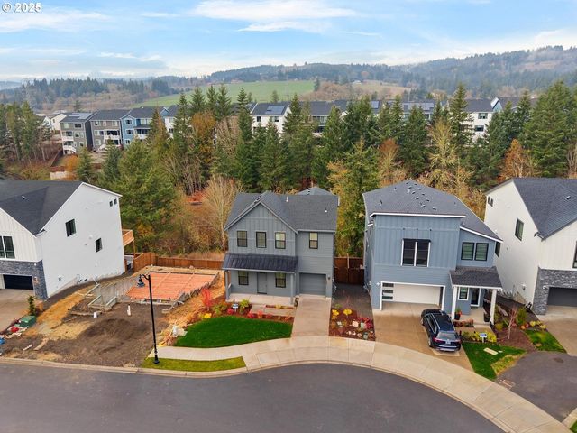 16005 Nw HOLMAN Way, Portland, OR 97229