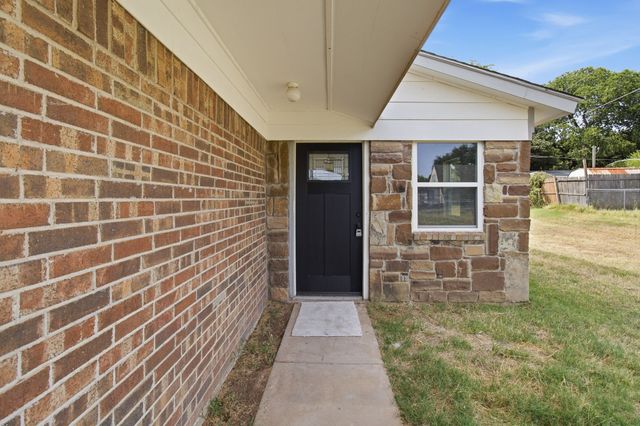 1504 Coral Cut Off, Pelican Bay, TX 76020