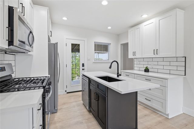 2961 Ruthwood Ave, Baldwin Boro, PA 15227