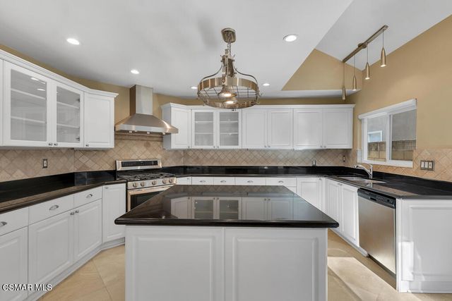 11916 Honeybrook Court, Moorpark, CA 93021