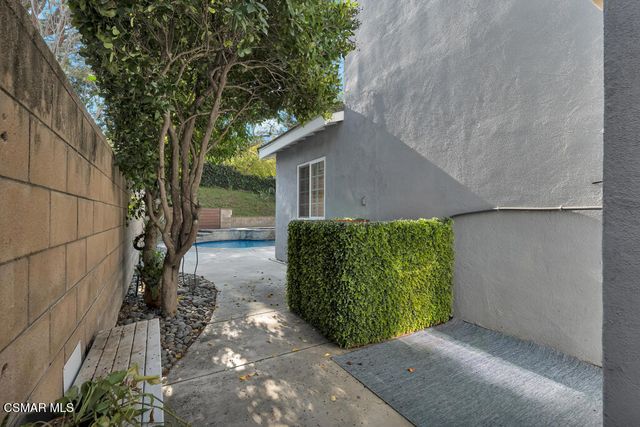 11916 Honeybrook Court, Moorpark, CA 93021