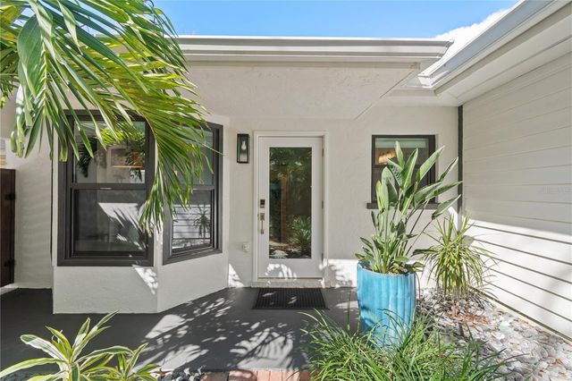 157 GARDEN LANE, Sarasota, FL 34242