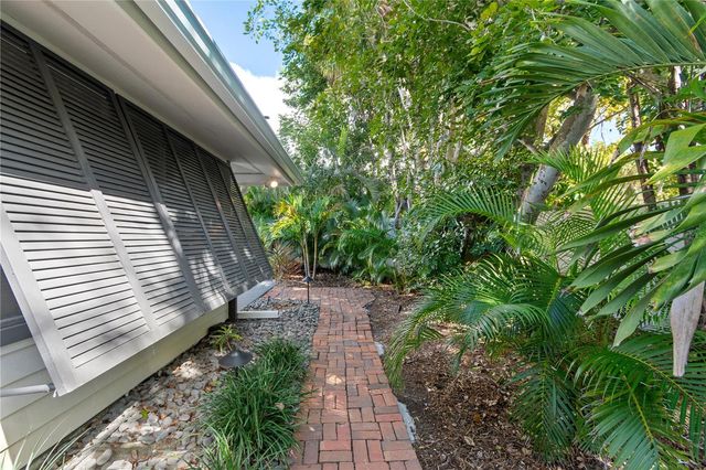 157 GARDEN LANE, Sarasota, FL 34242