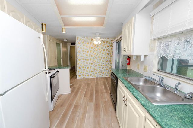 1610 REYNOLDS ROAD 4, Lakeland, FL 33801