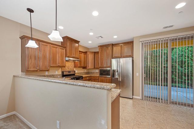1241 Volonne Dr, Roseville, CA 95747