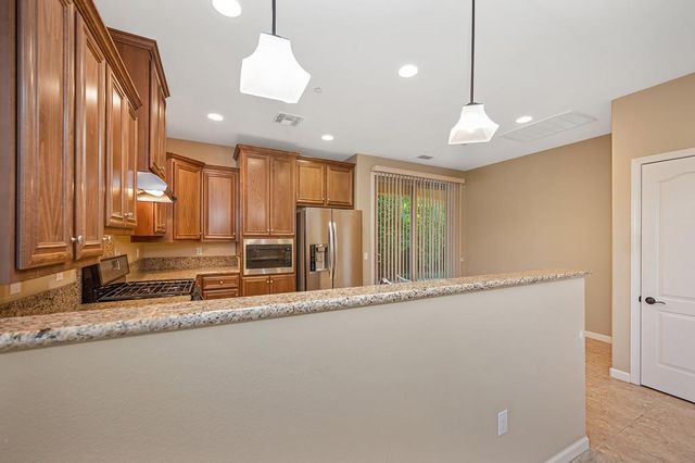 1241 Volonne Dr, Roseville, CA 95747