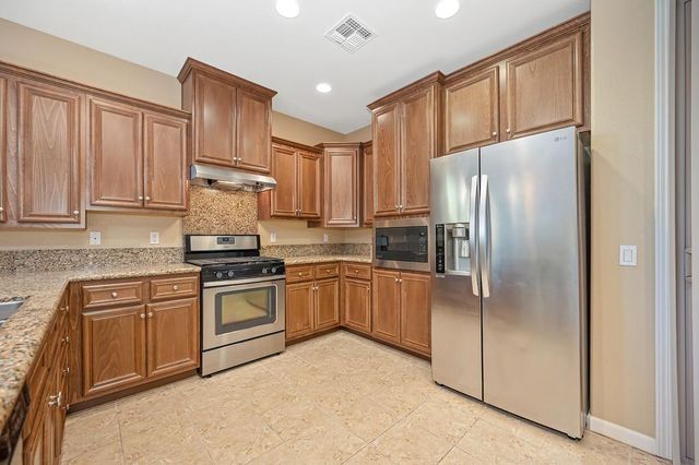 1241 Volonne Dr, Roseville, CA 95747