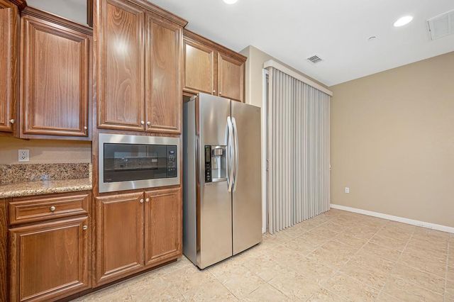 1241 Volonne Dr, Roseville, CA 95747