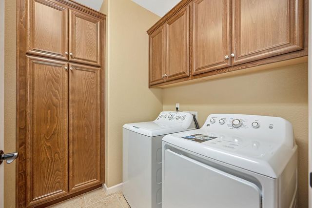 1241 Volonne Dr, Roseville, CA 95747