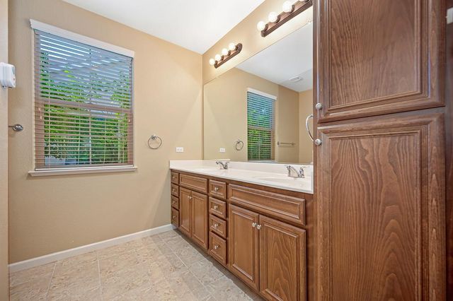 1241 Volonne Dr, Roseville, CA 95747