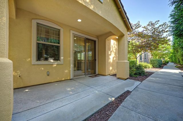 1241 Volonne Dr, Roseville, CA 95747