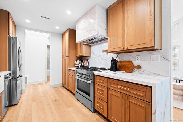 1617 Blossom Field Way, Encinitas, CA 92024