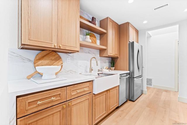 1617 Blossom Field Way, Encinitas, CA 92024