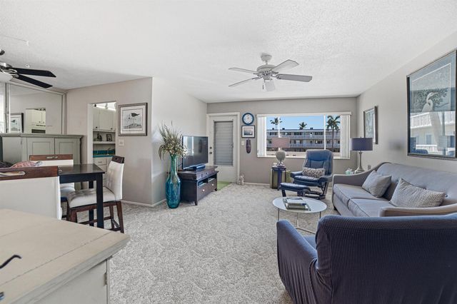 101 Doolen Court 207, North Palm Beach, FL 33408