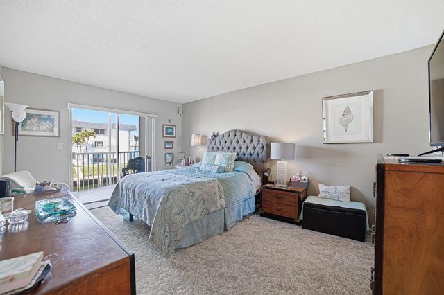 101 Doolen Court 207, North Palm Beach, FL 33408