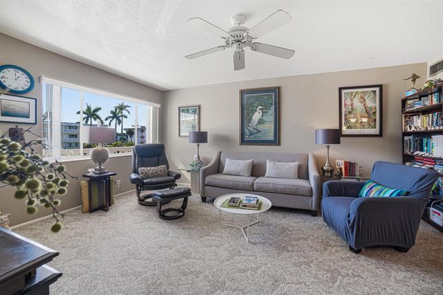 101 Doolen Court 207, North Palm Beach, FL 33408