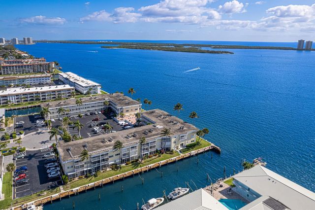 101 Doolen Court 207, North Palm Beach, FL 33408