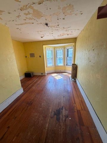 107 Massasoit Avenue, Cranston, RI 02905