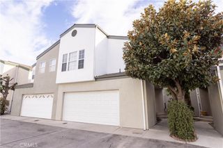 9146 Lemona Avenue 105, North Hills, CA 91343