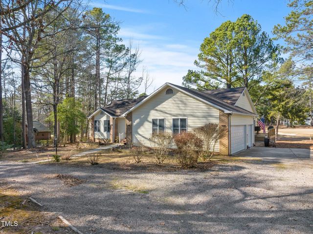 573 Broadmoor Court, Sanford, NC 27332
