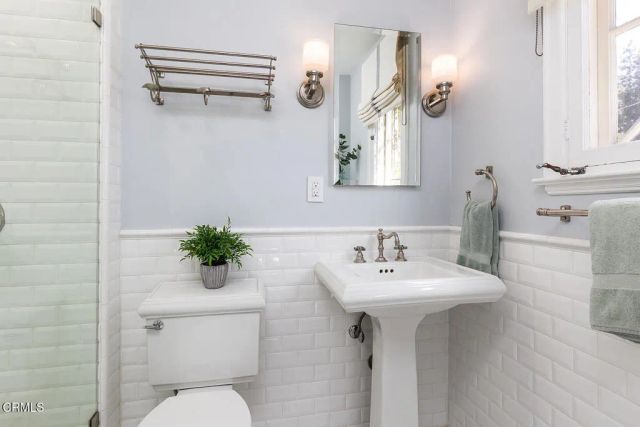 1230 Hillside Road, Pasadena, CA 91105