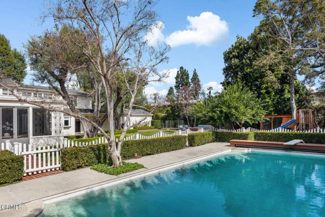 1230 Hillside Road, Pasadena, CA 91105