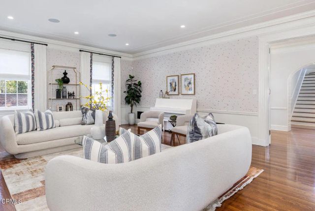 1230 Hillside Road, Pasadena, CA 91105