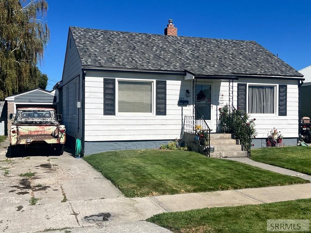 Image 2 of property listing at 285 E Elm Street, Shelley, ID 83274