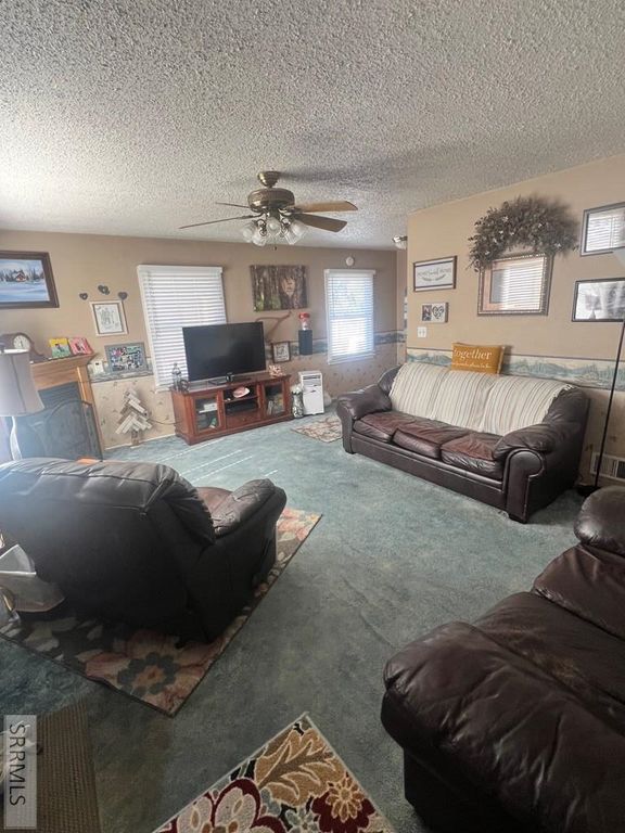 Image 3 of property listing at 285 E Elm Street, Shelley, ID 83274